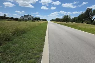 241 Spicewood Trails Dr, Spicewood, TX 78669 - Photo 3