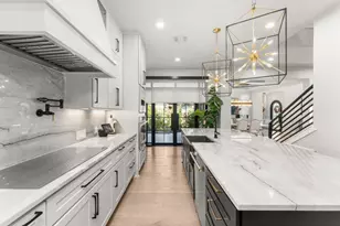 8 Hightrail Way, The Hills, TX 78738 - Photo 5