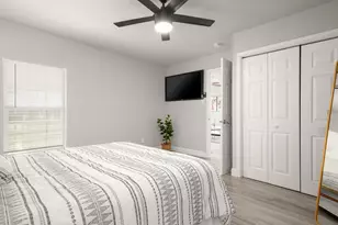 918 W 3rd St, Taylor, TX 76574 - Photo 13