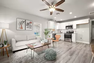 918 W 3rd St, Taylor, TX 76574 - Photo 5