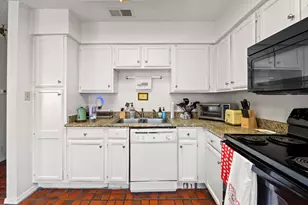 2110 Rio Grande St, Austin, TX 78705 - Photo 13