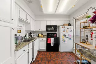 2110 Rio Grande St, Austin, TX 78705 - Photo 11