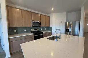 742 Universal Dr, Hutto, TX 78634 - Photo 5