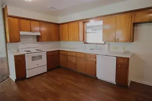 741 W Bell St, Bartlett, TX 76511 - Photo 5