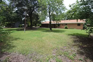 741 W Bell St, Bartlett, TX 76511 - Photo 15