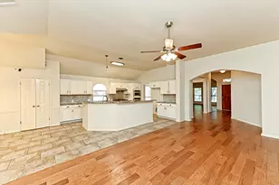 13004 Scofield Farms Dr, Austin, TX 78727 - Photo 15