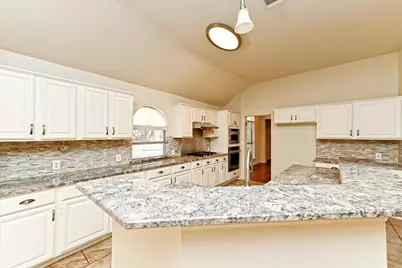 13004 Scofield Farms Drive, Austin, TX 78727 - Photo 3