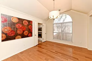 13004 Scofield Farms Dr, Austin, TX 78727 - Photo 11