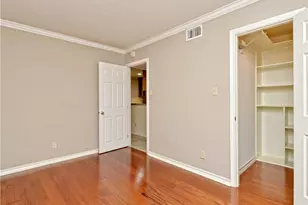 407 E 45th St, Austin, TX 78751 - Photo 9