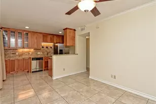 407 E 45th St, Austin, TX 78751 - Photo 9