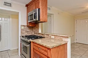 407 E 45th St, Austin, TX 78751 - Photo 5