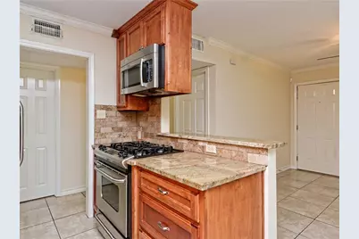 407 E 45th Street #210, Austin, TX 78751 - Photo 7