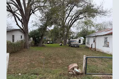 000 Persimmon Street, Lockhart, TX 78644 - Photo 3