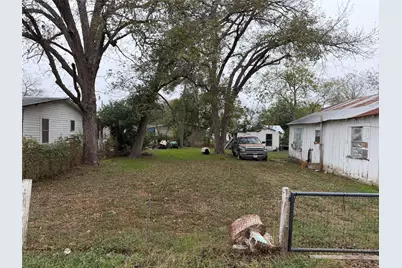 000 Persimmon Street, Lockhart, TX 78644 - Photo 3