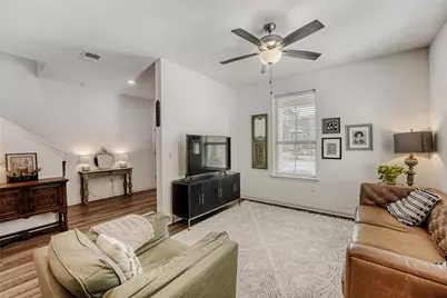 8007 Mellencamp Drive, Austin, TX 78744 - Photo 5