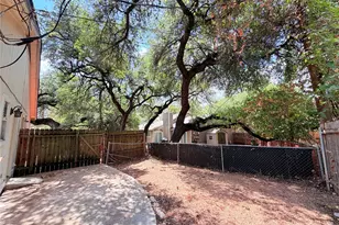 12102 Arrowwood Dr, Austin, TX 78727 - Photo 31