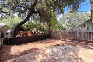 12102 Arrowwood Dr, Austin, TX 78727 - Photo 29