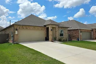 208 Wolf Springs Rd, Georgetown, TX 78628 - Photo 3