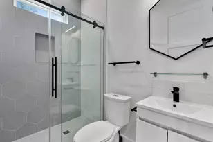 4712 Reyes St, Austin, TX 78721 - Photo 13