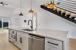4712 Reyes St, Austin, TX 78721 - Photo 9
