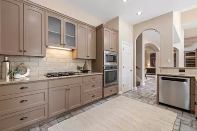 5 Tiburon Court, The Hills, TX 78738 - Photo 7