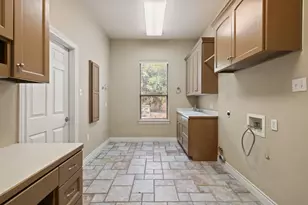 5 Tiburon Ct, The Hills, TX 78738 - Photo 17