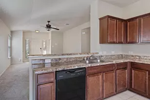 180 Eagle Dr, Luling, TX 78648 - Photo 11