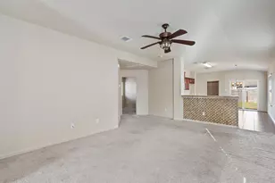 180 Eagle Dr, Luling, TX 78648 - Photo 5