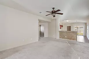 180 Eagle Dr, Luling, TX 78648 - Photo 1