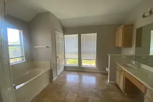 11915 Sky W Dr, Austin, TX 78758 - Photo 11