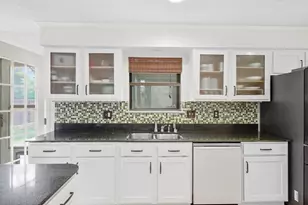 7201 Boniface Ln, Austin, TX 78729 - Photo 11