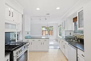 7201 Boniface Ln, Austin, TX 78729 - Photo 9