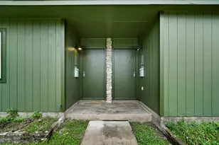903 Aurora Cir, Austin, TX 78757 - Photo 3