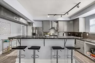 2710 Ave P 1/2, Galveston, TX 77550 - Photo 7