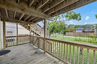 2710 Ave P 1/2, Galveston, TX 77550 - Photo 17
