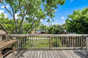 2710 Ave P 1/2, Galveston, TX 77550 - Photo 31