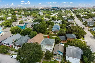 2710 Ave P 1/2, Galveston, TX 77550 - Photo 33