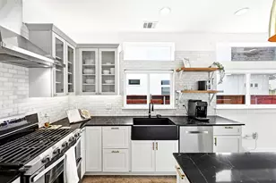 1704 E 13th St, Austin, TX 78702 - Photo 15