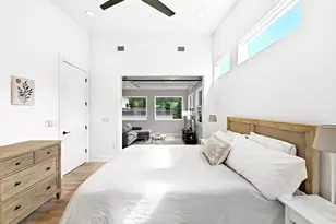 1704 E 13th St, Austin, TX 78702 - Photo 27