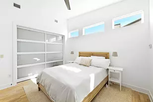 1704 E 13th St, Austin, TX 78702 - Photo 27