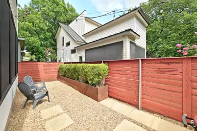 1704 E 13th Street #B, Austin, TX 78702 - Photo 33