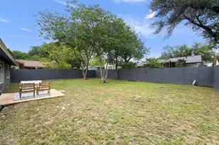 800 Huntingdon Pl, Austin, TX 78745 - Photo 17