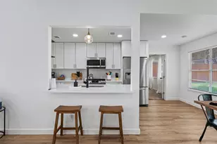 800 Huntingdon Pl, Austin, TX 78745 - Photo 5