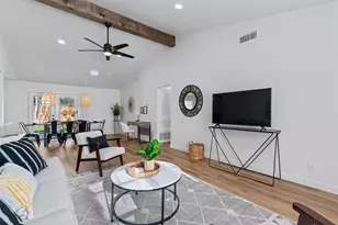 800 Huntingdon Pl, Austin, TX 78745 - Photo 3