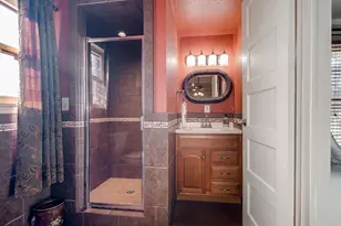 303 W Austin St, Fredericksburg, TX 78624 - Photo 17