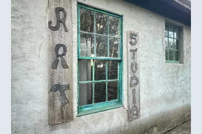 117 Caddo, Smithville, TX 78957 - Photo 9