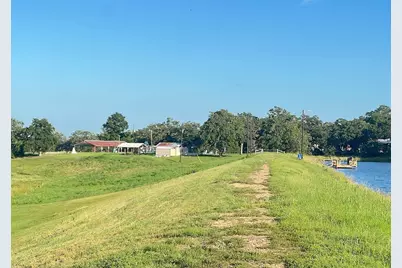 117 Caddo, Smithville, TX 78957 - Photo 17