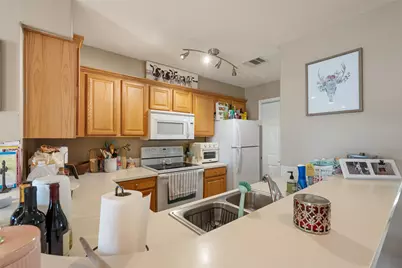 6900 E Riverside Drive #12, Austin, TX 78741 - Photo 9