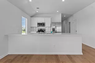 149 Hatari Trl, Jarrell, TX 76537 - Photo 3