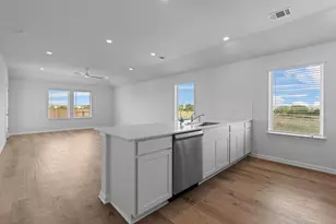 149 Hatari Trl, Jarrell, TX 76537 - Photo 5